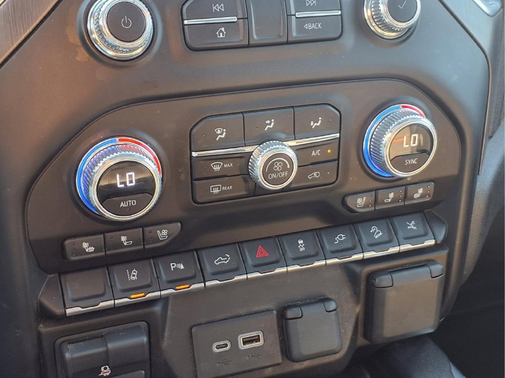 Used 2023 GMC Sierra 2500 AT4 w/ AT4 Premium Plus Package AWD/4WD image 8