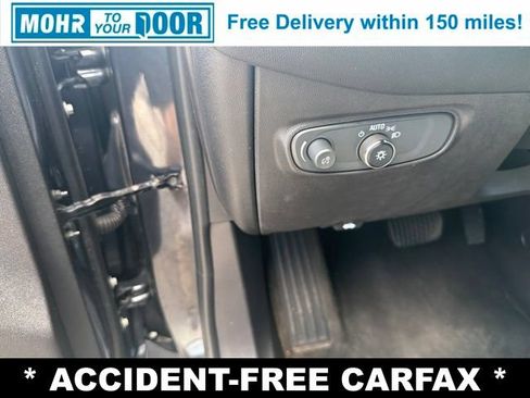 Used 2023 Chevrolet Equinox LT FWD image 17