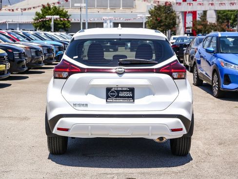 Used 2025 Nissan Kicks Play S FWD image 7