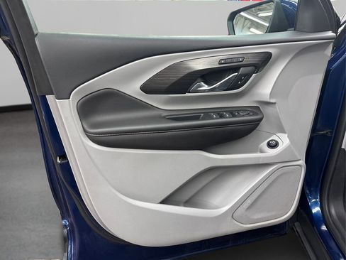 Used 2022 GMC Terrain SLT image 24