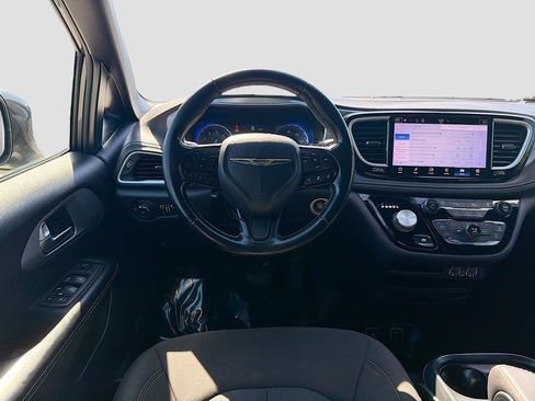 Used 2021 Chrysler Pacifica Touring w/ S Appearance Package image 23