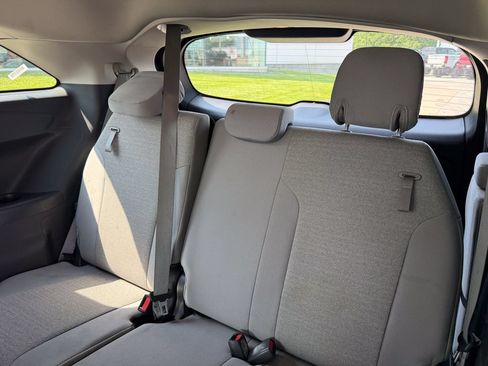 Used 2025 Toyota Sienna LE FWD image 14