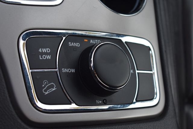Used 2021 Jeep Grand Cherokee Limited AWD/4WD image 30