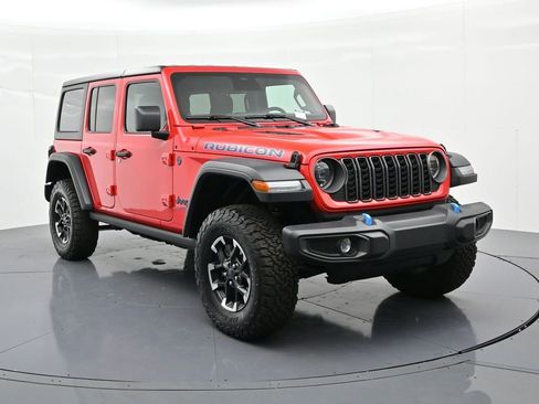 Used 2025 Jeep Wrangler Unlimited Rubicon 4xe w/ Safety Group AWD/4WD image 4