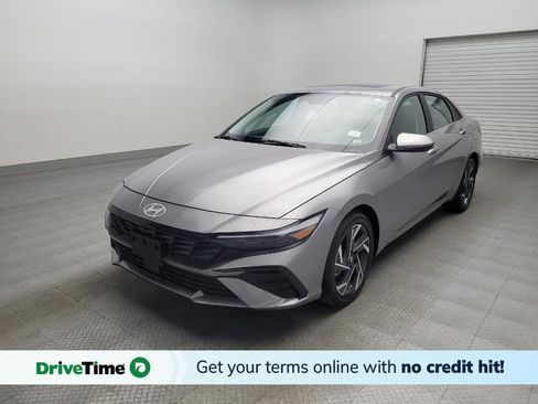 Used 2025 Hyundai Elantra SEL image 1