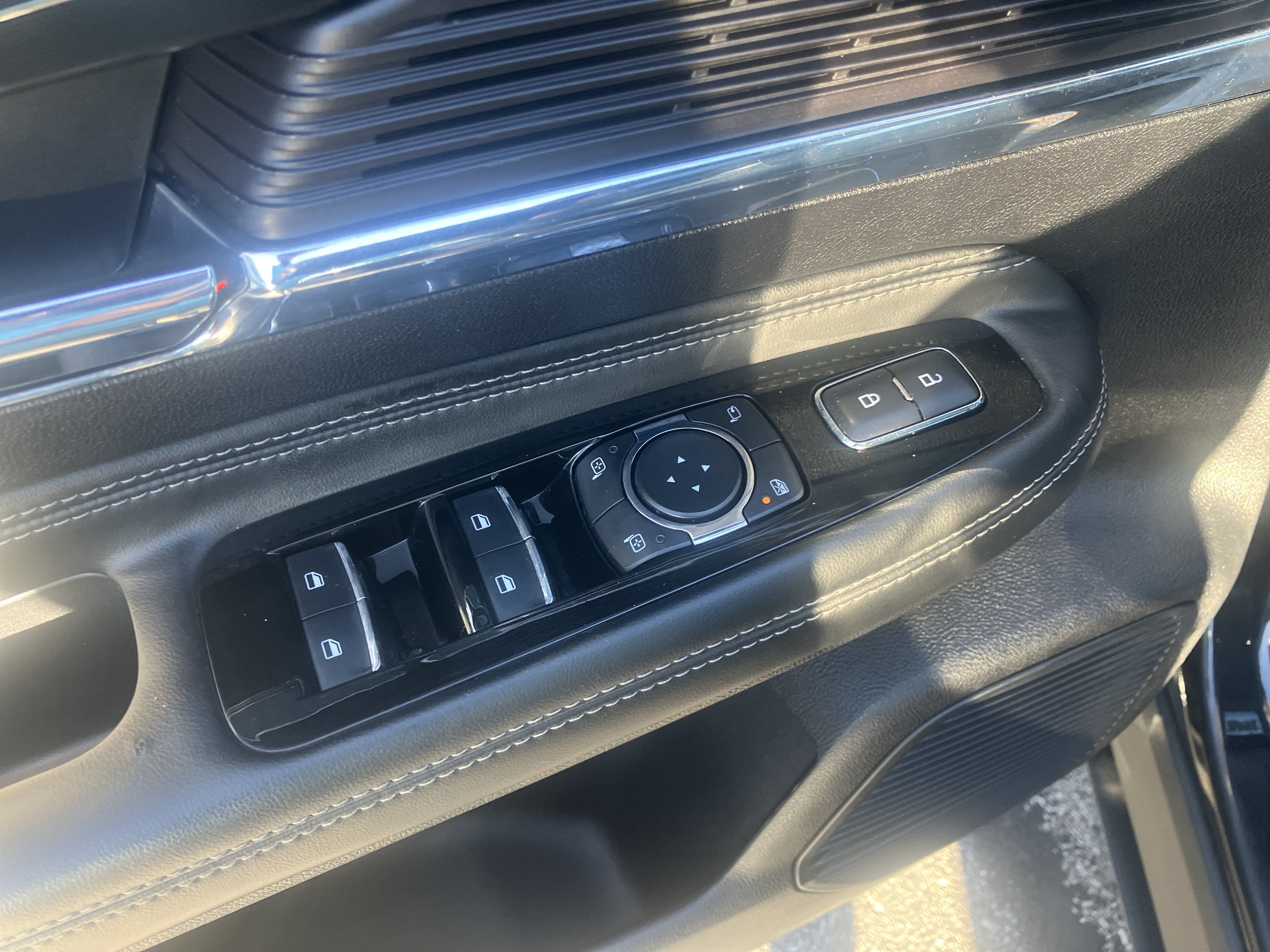 Used 2022 Lincoln Corsair AWD w/ Premium Package image 21