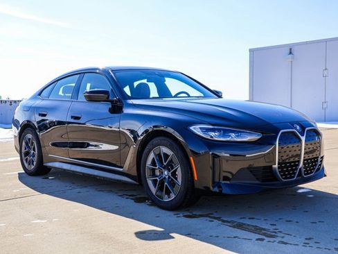 Used 2023 BMW i4 eDrive35 image 3