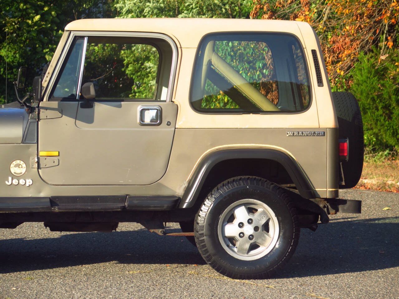 Used 1988 Jeep Wrangler Sahara AWD/4WD image 12