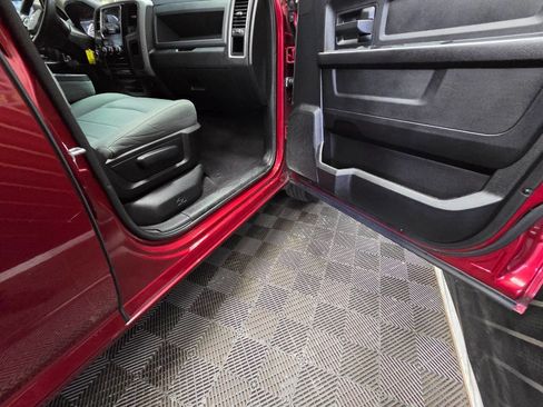 Used 2015 RAM 1500 Express image 28