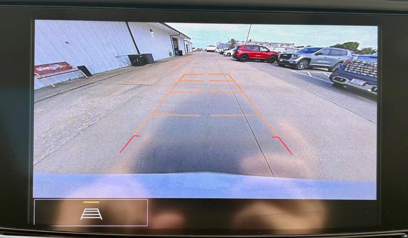 Used 2023 Buick Enclave Essence w/ Experience Buick Package FWD image 27