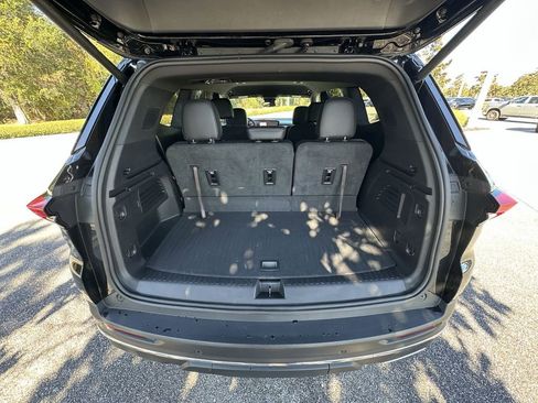 Used 2025 Buick Enclave Preferred image 28