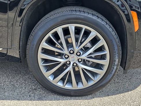Used 2025 Buick Enclave Avenir AWD/4WD image 8
