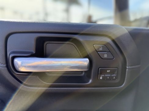 Used 2021 GMC Sierra 3500 SLT w/ SLT Preferred Package image 5