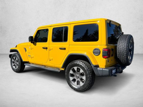 Used 2018 Jeep Wrangler Unlimited Sahara AWD/4WD image 7