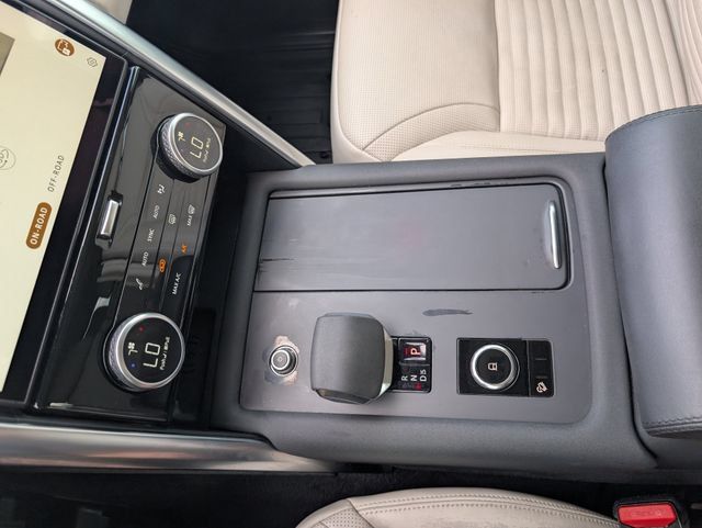 Used 2021 Land Rover Discovery S AWD/4WD image 18
