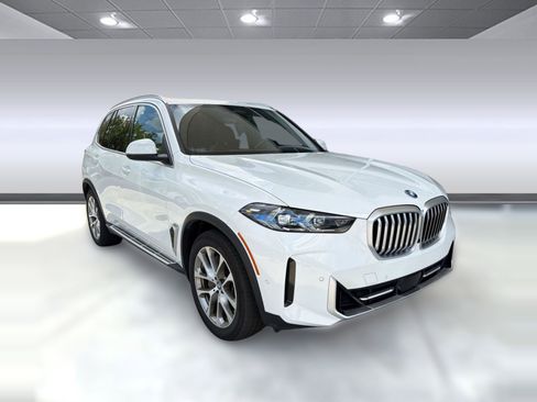 Used 2025 BMW X5 xDrive50e AWD/4WD image 7