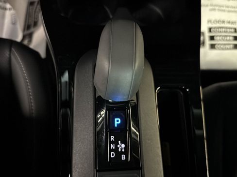 Used 2024 Toyota Prius XLE AWD/4WD image 17