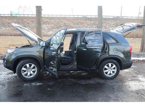 Used 2012 Kia Sorento LX w/ V6 Convenience Pkg image 16