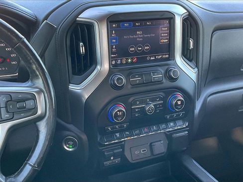 Used 2020 Chevrolet Silverado 2500 LTZ w/ LTZ Plus Package image 9