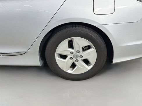 Used 2012 Hyundai Sonata Hybrid FWD image 33