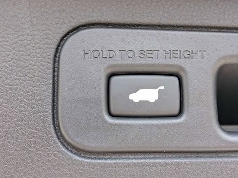Used 2025 Honda Pilot EX-L image 14