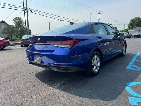 Used 2021 Hyundai Elantra SE FWD image 3