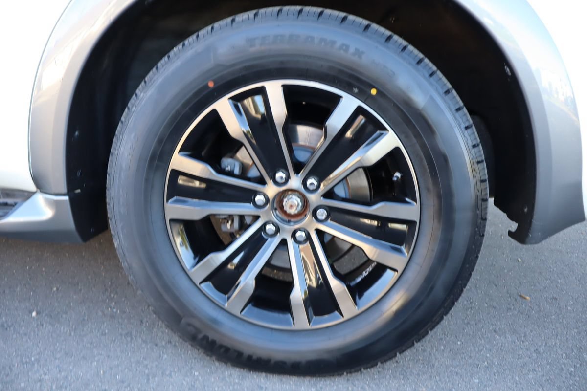 Used 2018 Nissan Armada Platinum w/ Captain Seat Package AWD/4WD image 45