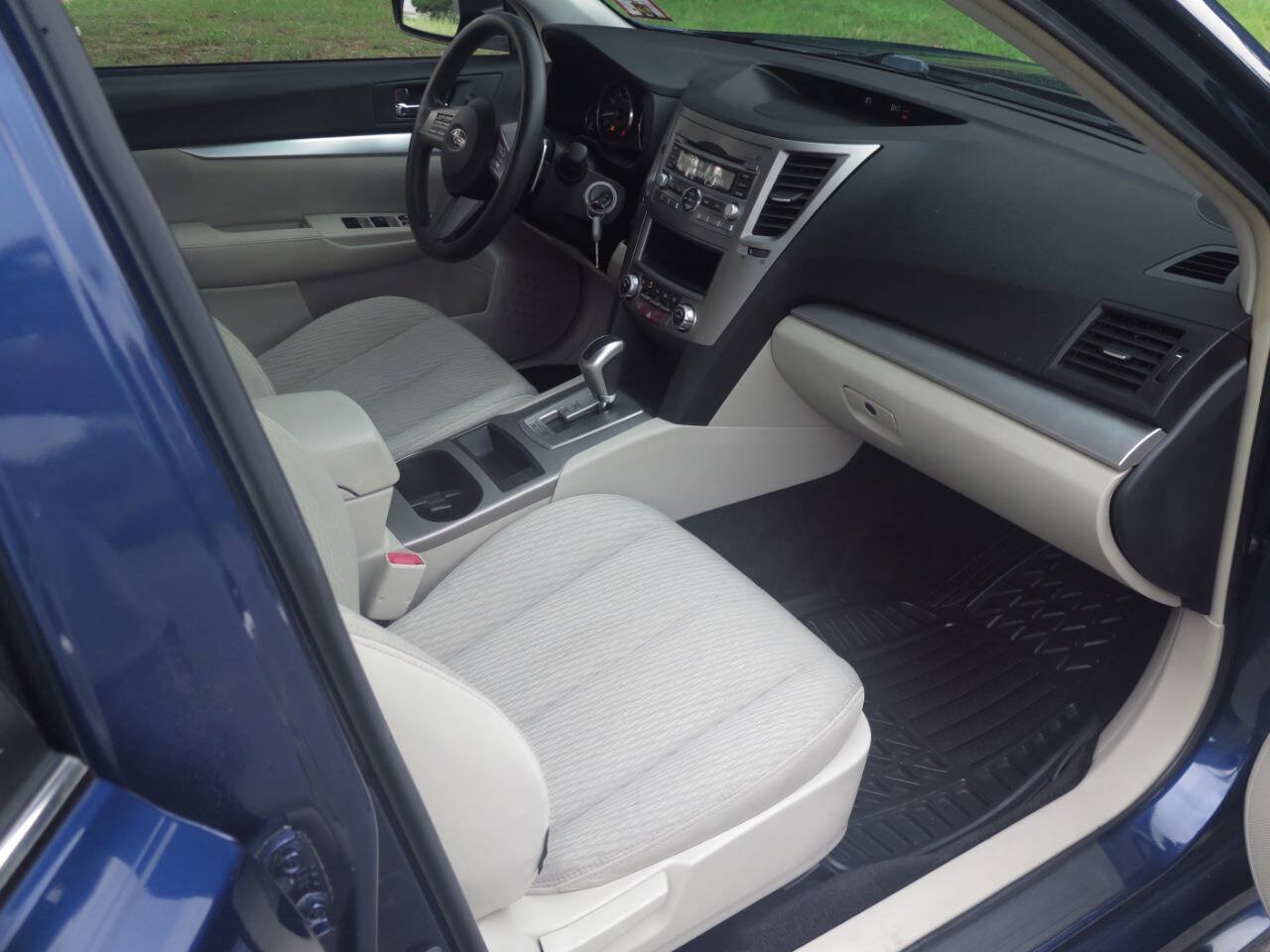 Used 2011 Subaru Legacy 2.5i AWD/4WD image 16