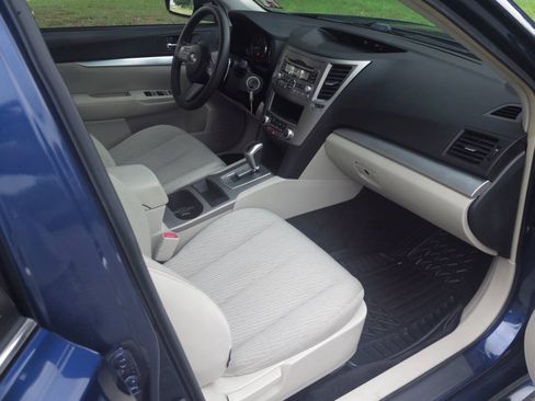 Used 2011 Subaru Legacy 2.5i AWD/4WD image 16