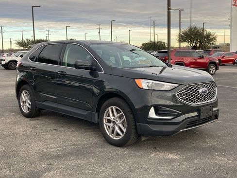 Used 2024 Ford Edge SEL image 3