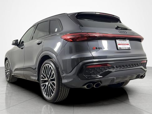Used 2025 Audi SQ5 Premium Plus w/ Premium Plus Package image 3