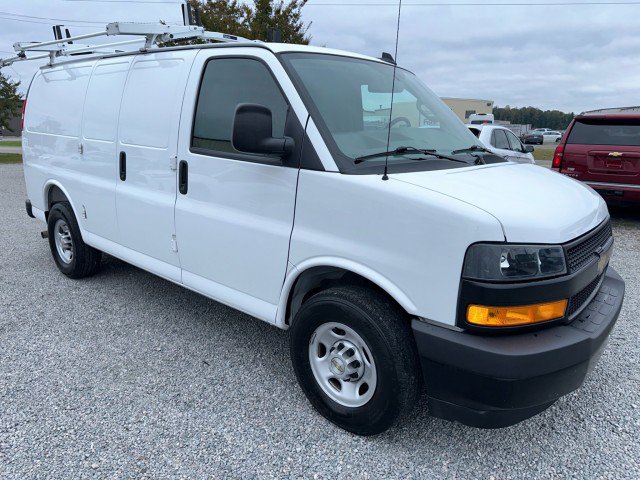Used 2025 Chevrolet Express 2500 w/ Driver Convenience Package RWD image 5
