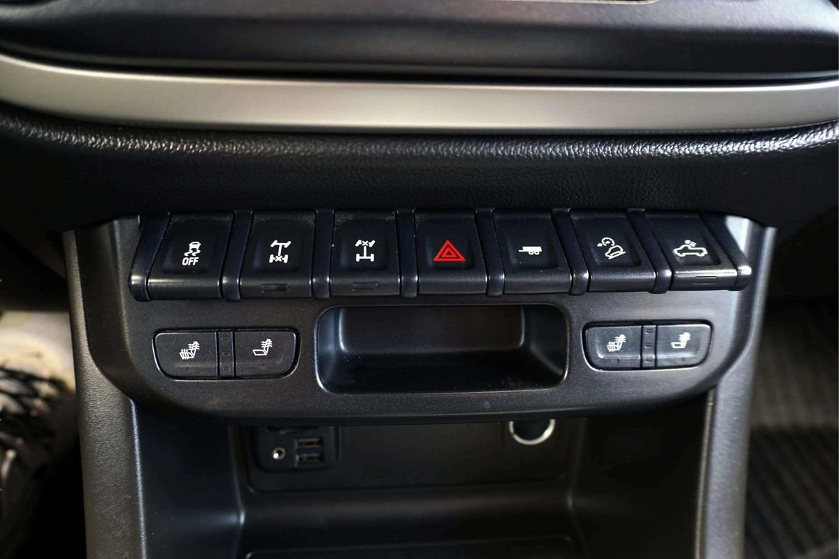 Used 2020 Chevrolet Colorado ZR2 w/ ZR2 Midnight Special Edition AWD/4WD image 28