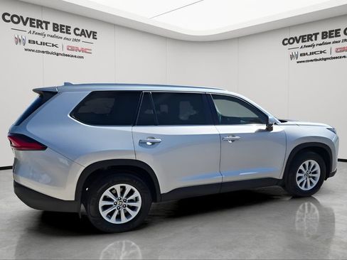 Used 2024 Toyota Grand Highlander XLE image 10