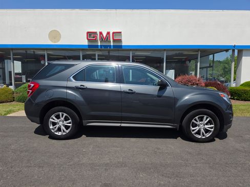 Used 2017 Chevrolet Equinox LS AWD/4WD image 2