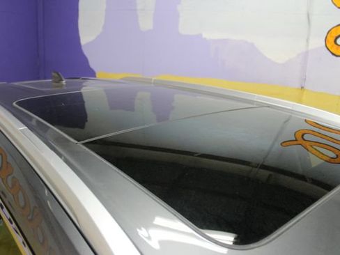 Used 2021 Nissan Rogue SV FWD image 2