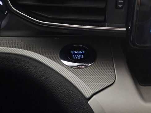 Used 2023 Ford Explorer XLT w/ Equipment Group 202A image 18