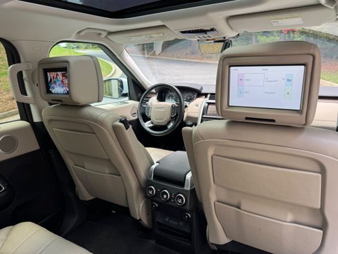 Used 2018 Land Rover Discovery HSE AWD/4WD image 35