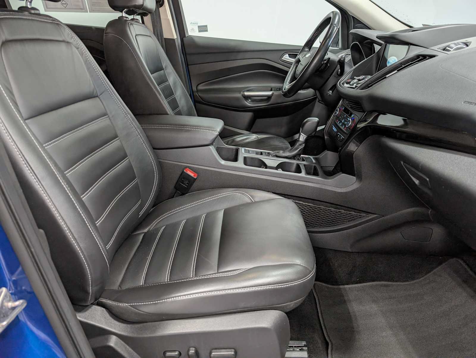 Used 2017 Ford Escape Titanium AWD/4WD image 43