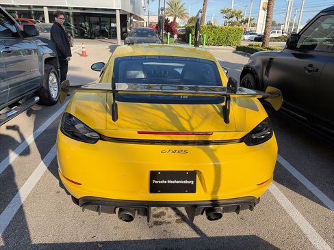 Certified 2023 Porsche 718 Cayman GT4 RS image 17