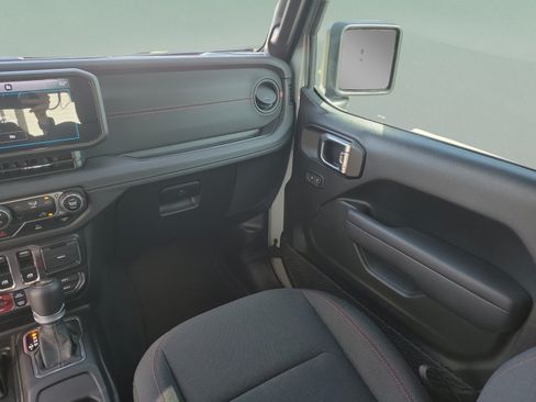 Certified 2024 Jeep Wrangler Rubicon AWD/4WD image 9