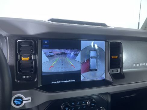 Used 2023 Ford Bronco Badlands image 19