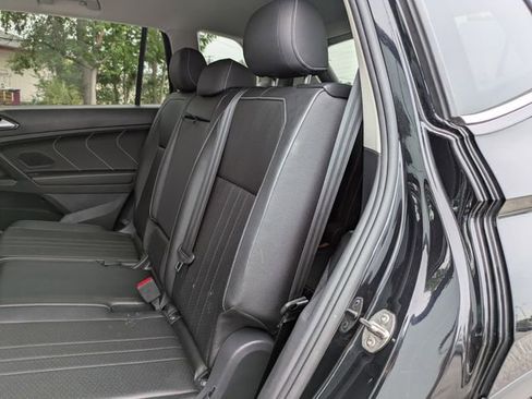 Used 2023 Volkswagen Tiguan SE FWD image 18
