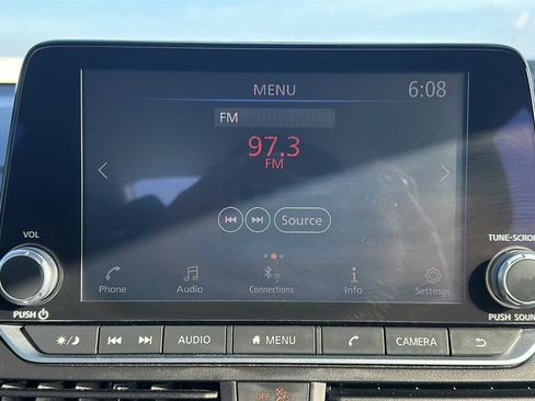 Used 2025 Nissan Altima 2.5 SV FWD image 24