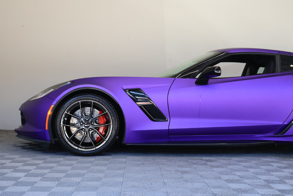 Used 2019 Chevrolet Corvette Grand Sport w/ Carbon Flash Badge Package RWD image 8