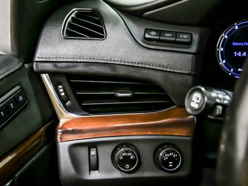 Used 2018 Cadillac Escalade ESV Premium Luxury image 24