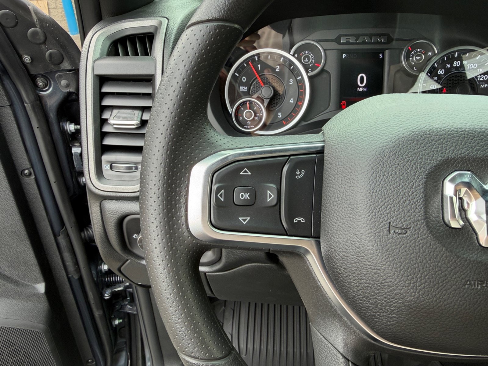 New 2027 RAM 3500 Tradesman AWD/4WD image 15