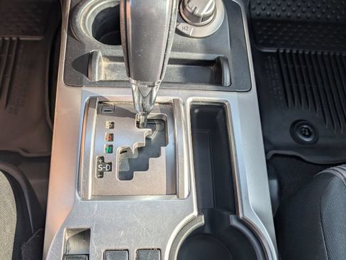 Used 2018 Toyota 4Runner SR5 AWD/4WD image 25