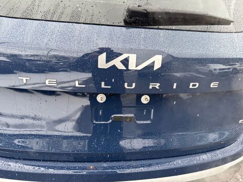 Used 2024 Kia Telluride SX Prestige w/ Towing Package image 16