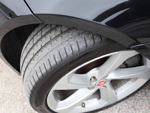 Used 2016 Jaguar F-TYPE S image 23